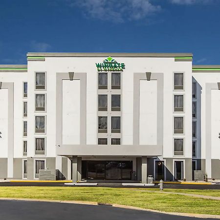 Wingate By Wyndham Louisville Airport Expo Center Exteriör bild