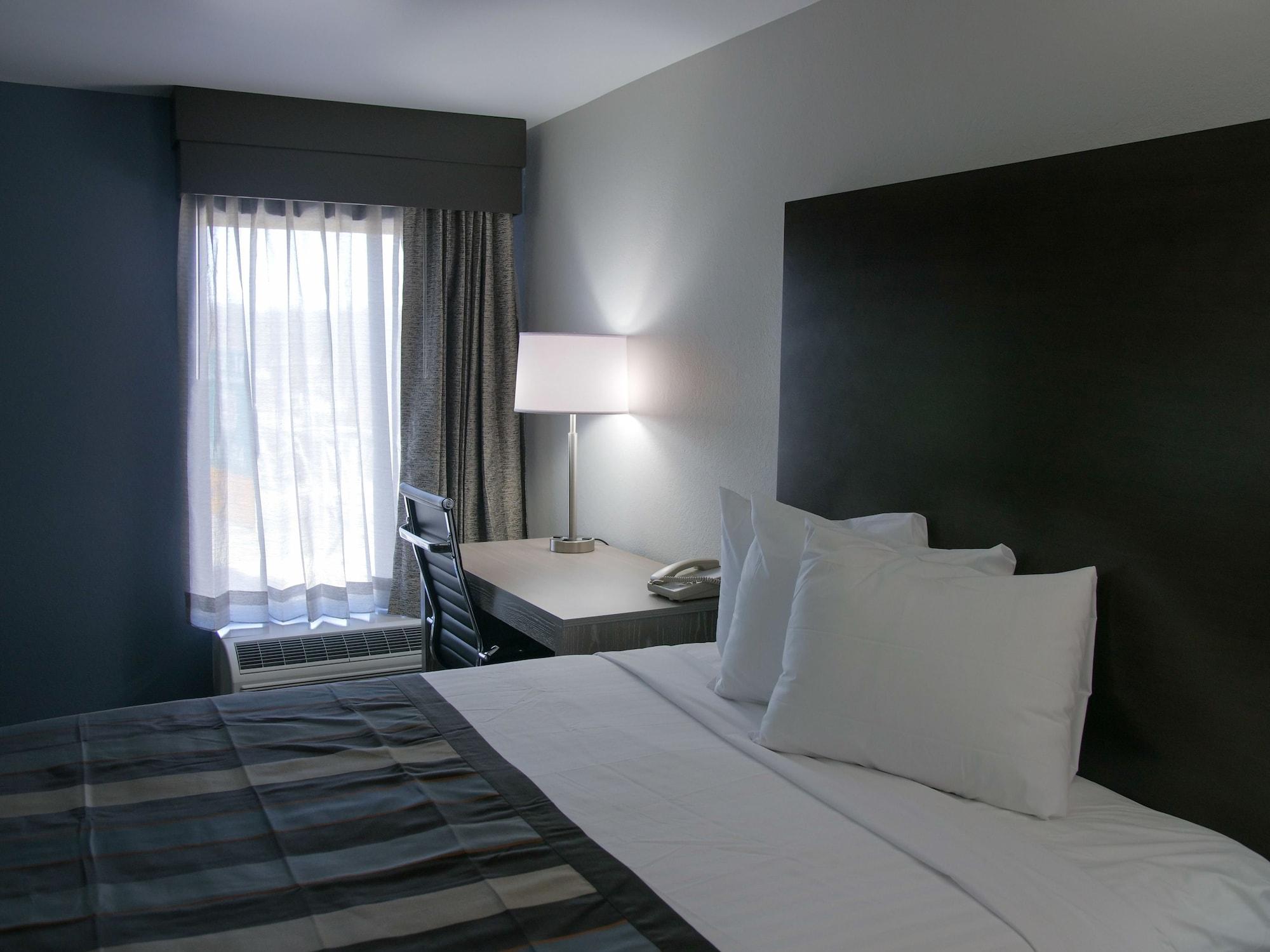 Wingate By Wyndham Louisville Airport Expo Center Exteriör bild