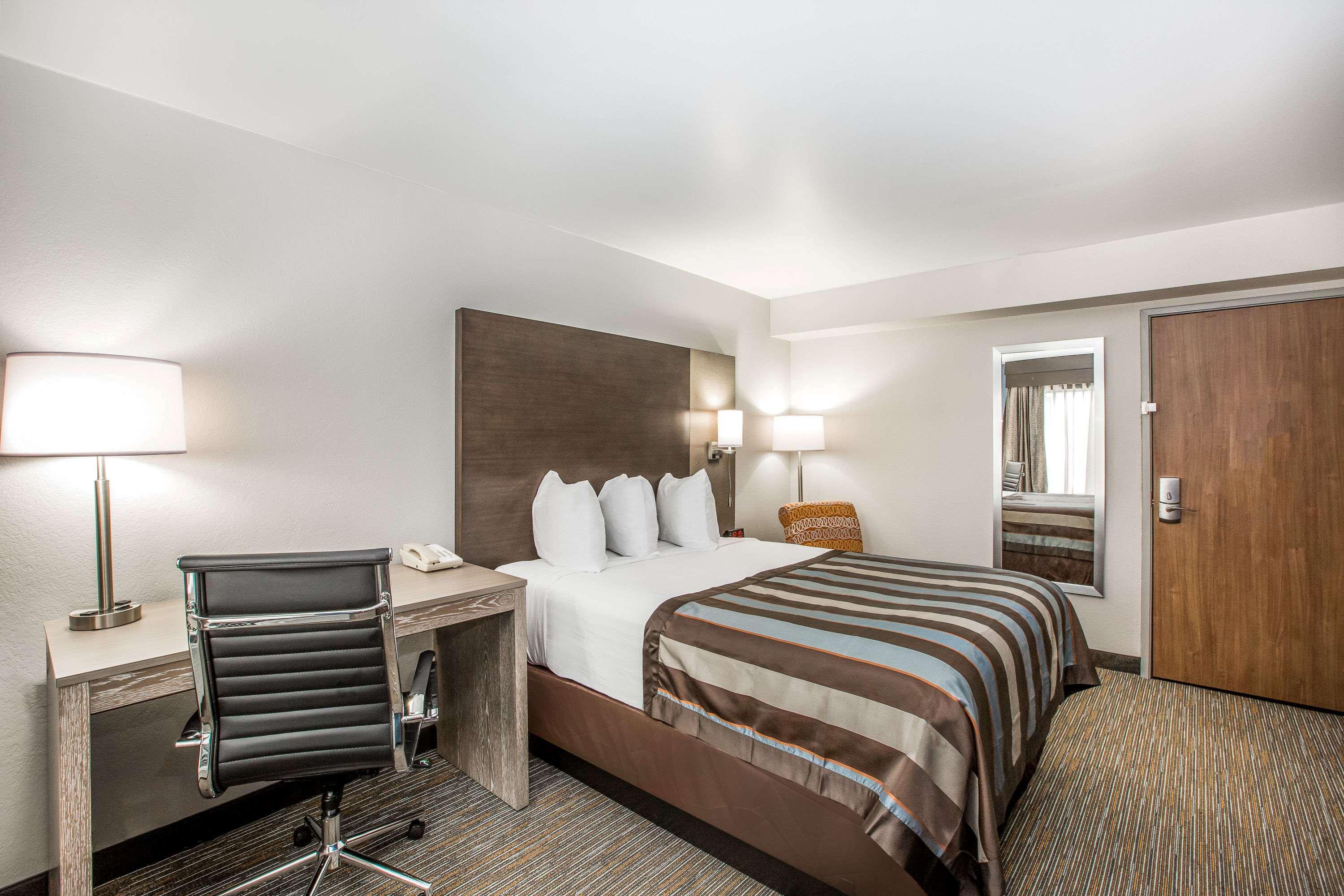 Wingate By Wyndham Louisville Airport Expo Center Exteriör bild