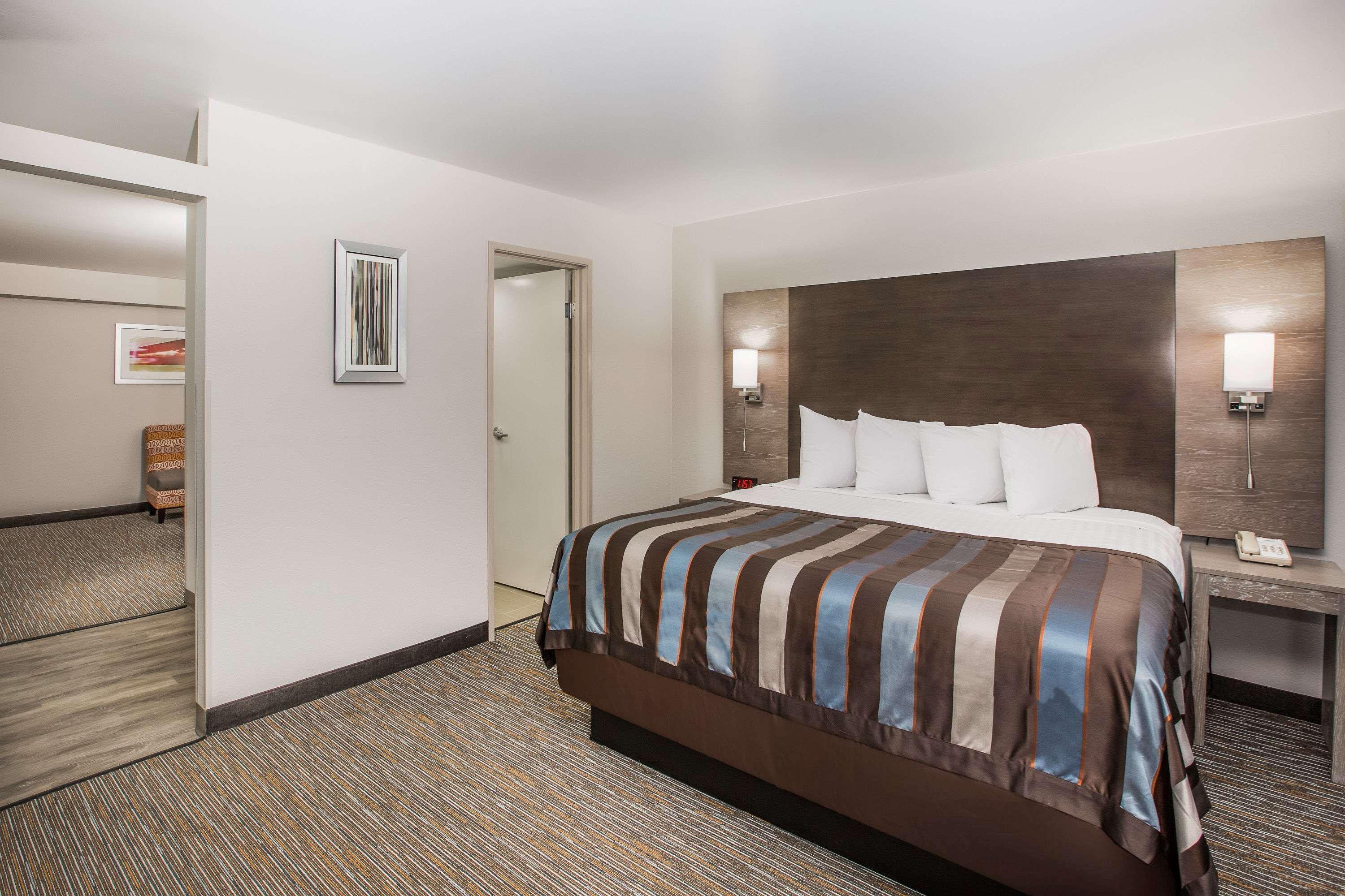 Wingate By Wyndham Louisville Airport Expo Center Exteriör bild