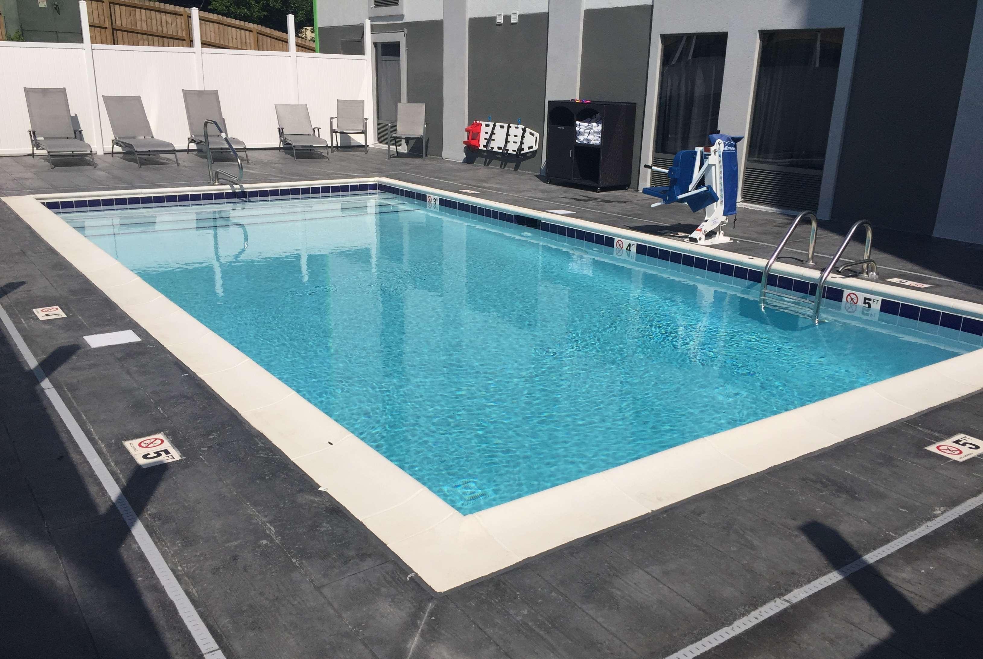 Wingate By Wyndham Louisville Airport Expo Center Exteriör bild