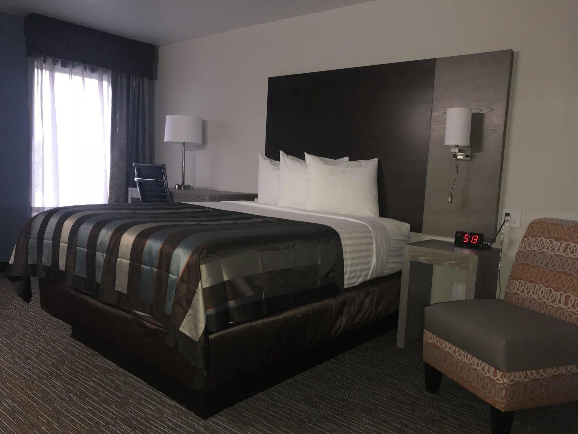 Wingate By Wyndham Louisville Airport Expo Center Exteriör bild